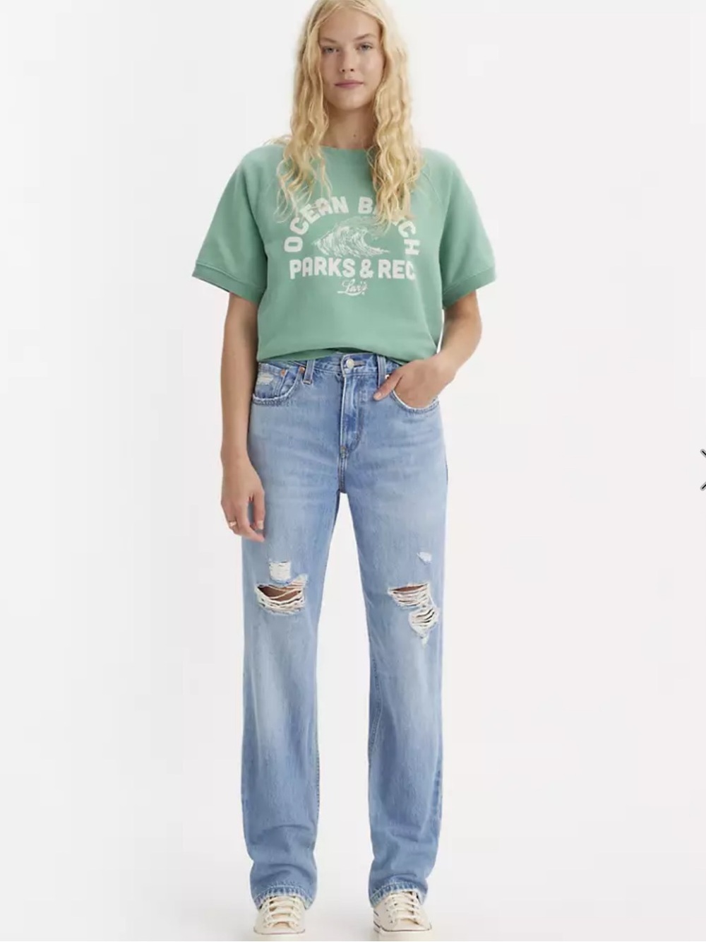 Levi’s distressed straight jeans size 28